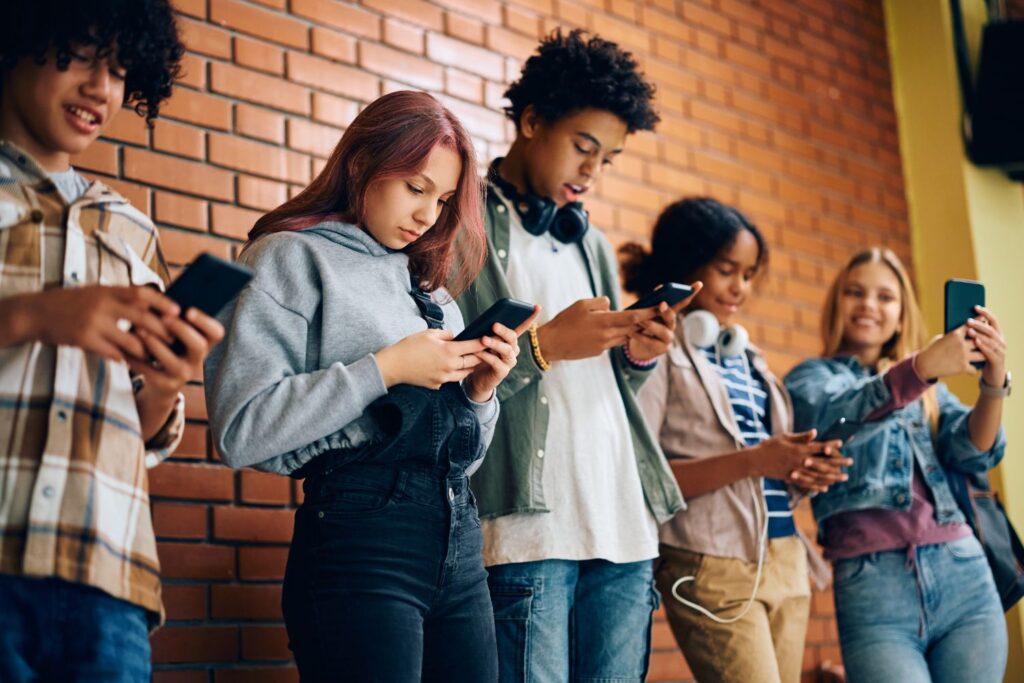 lei que proibe celular nas escolas